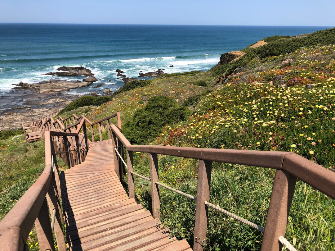 Praia da Carriagem景点图片
