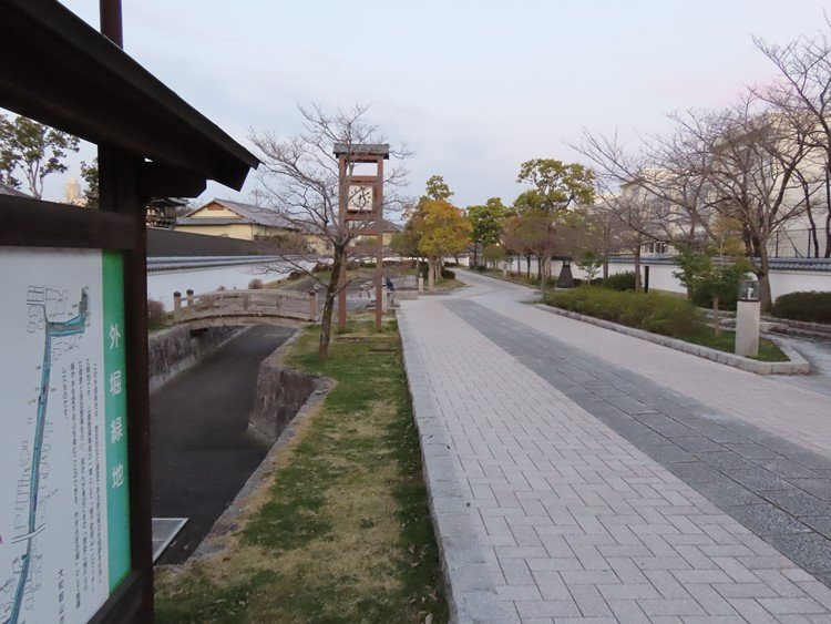 Sotobori Ryokuchi Park景点图片