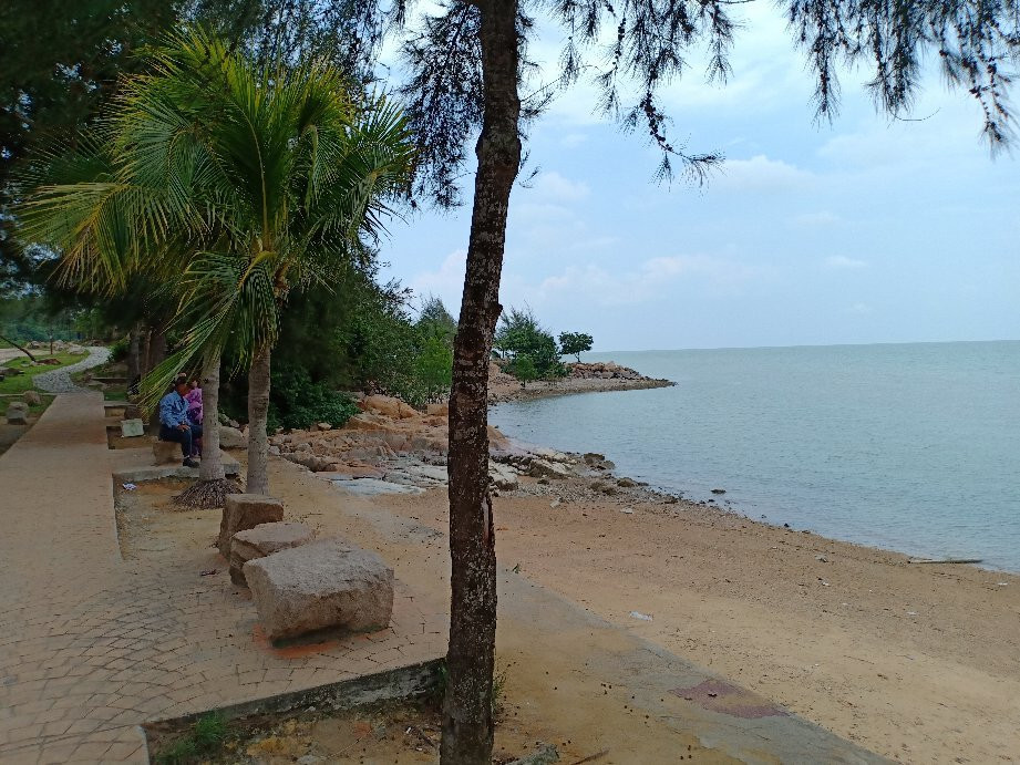 Pantai Minyak Beku (Frozen Oil village)景点图片