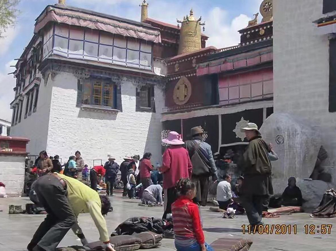 Ethnic minority’s villages travel by locals景点图片