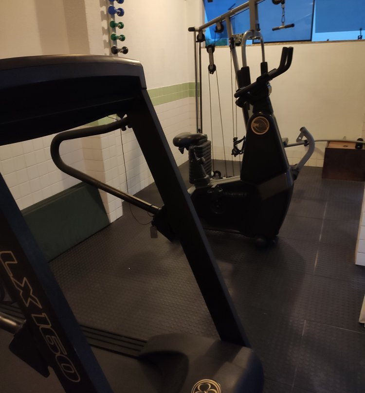 Montese Tower Hotel主图