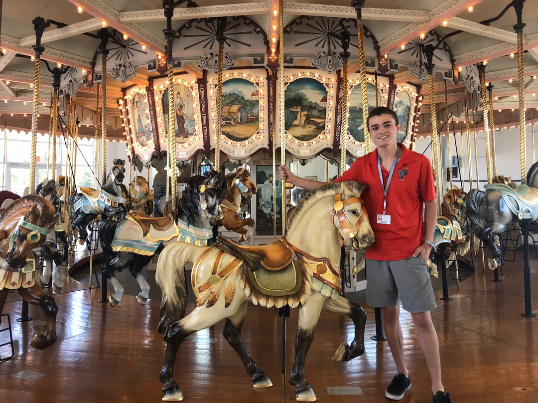 Hampton Carousel景点图片