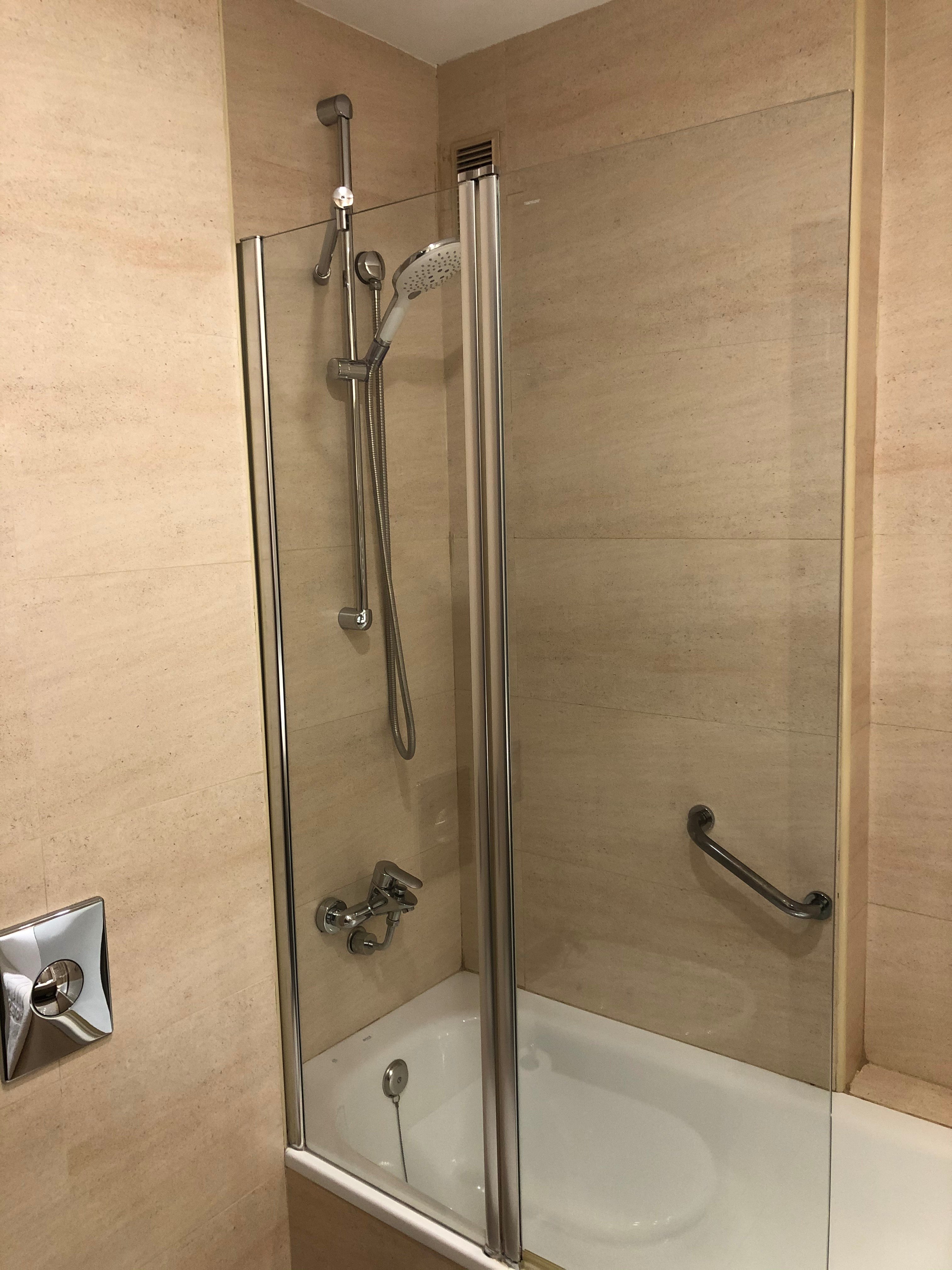 NH圣博伊酒店-浴室