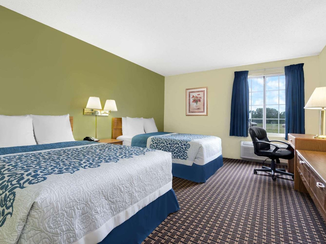 牛顿戴斯酒店主图