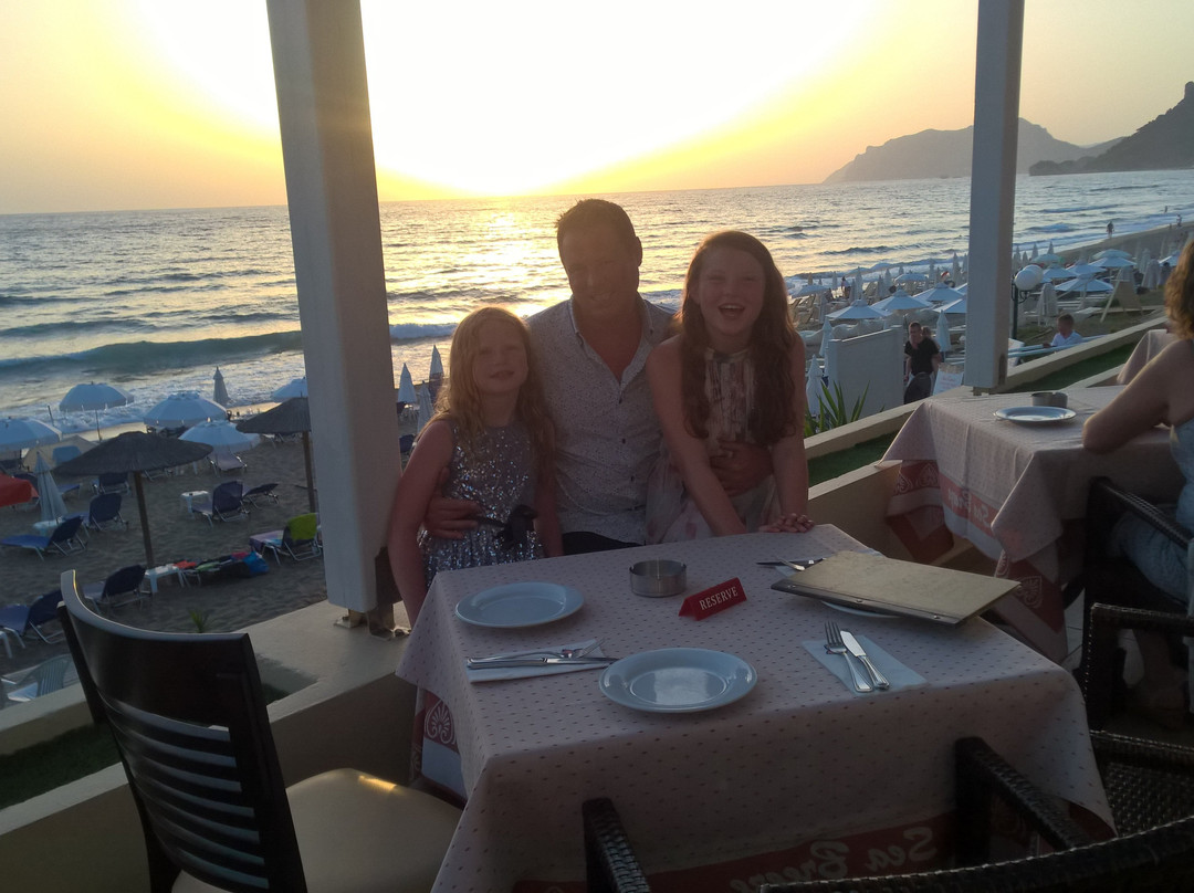 Sea Breeze Family Beach Hotel主图
