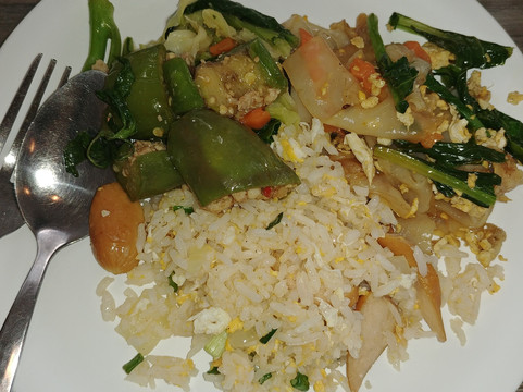 曼谷城市套房酒店主图