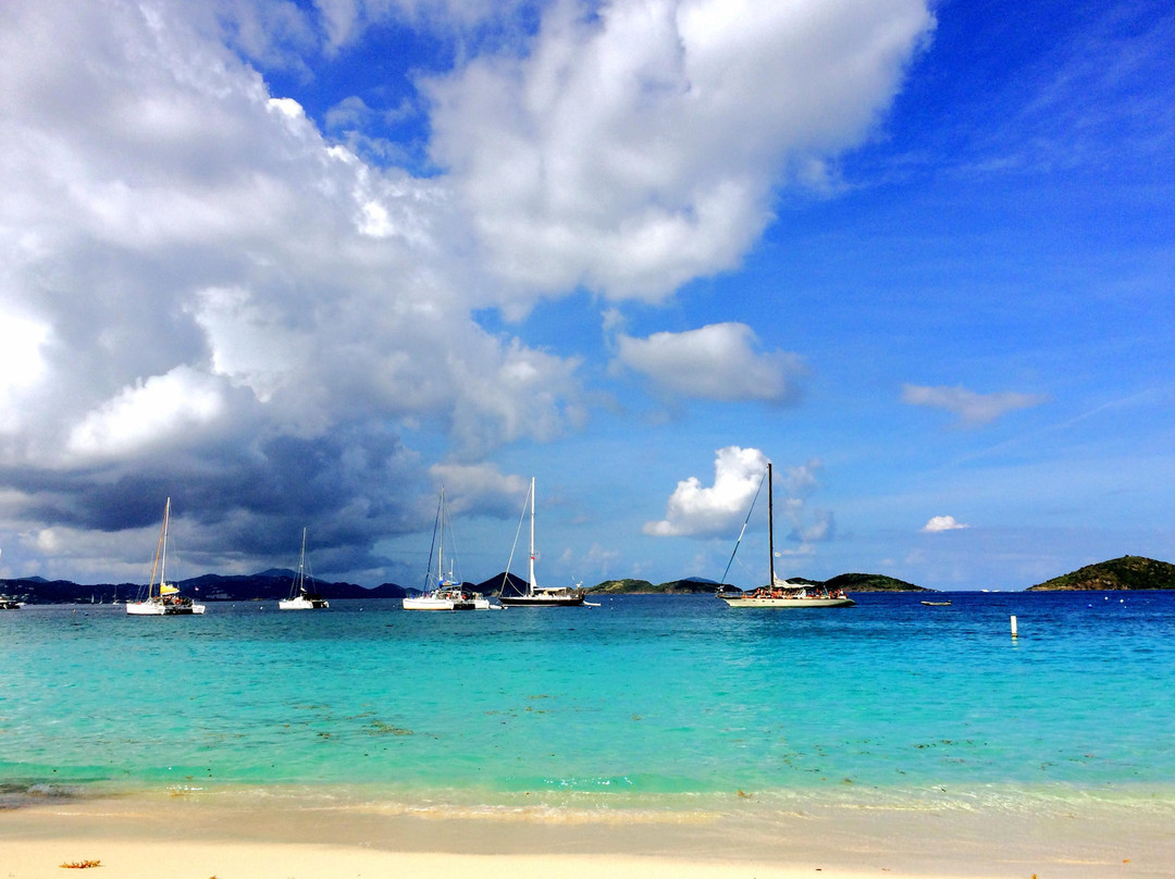 Honeymoon Beach景点图片