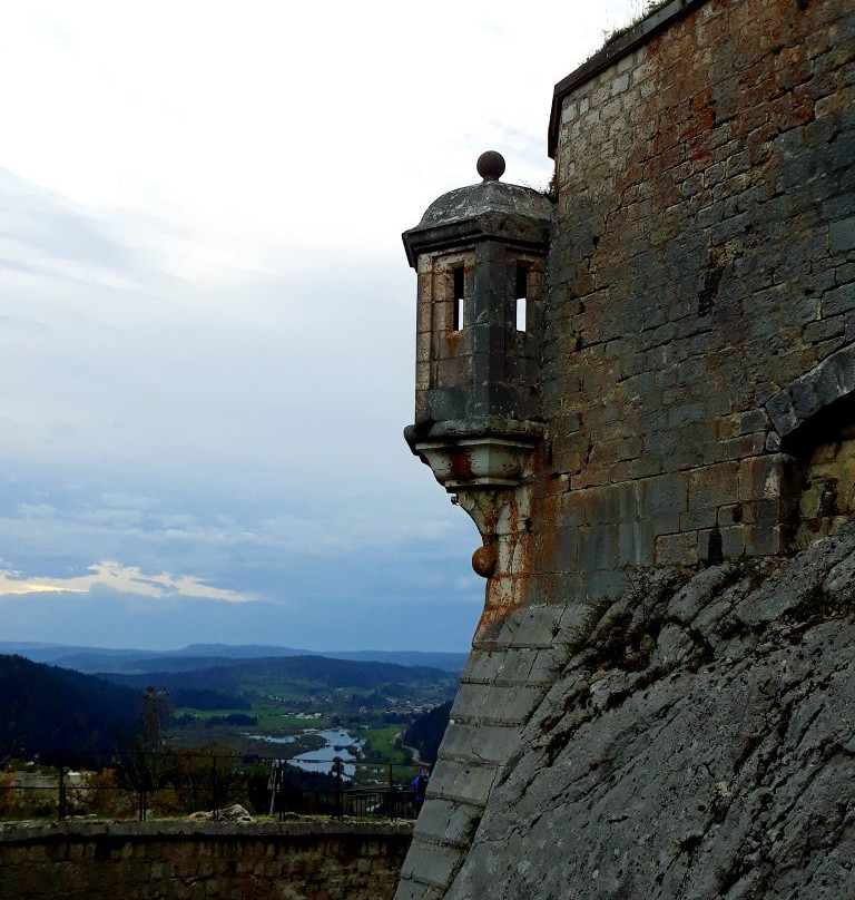 Fort Malher du LArmont Inférieur-La Cluse-et-Mijoux必去景点