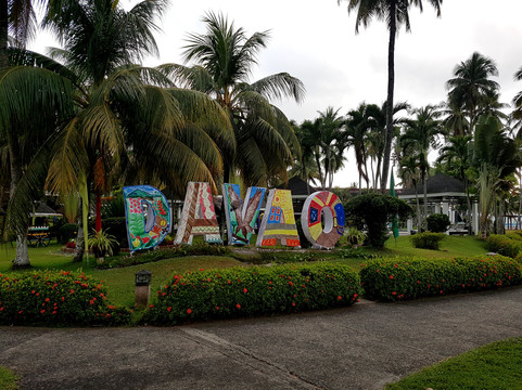 水畔岛屿酒店主图
