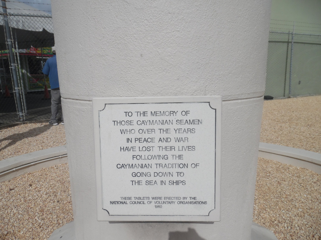 Grand Cayman Memorial Light景点图片