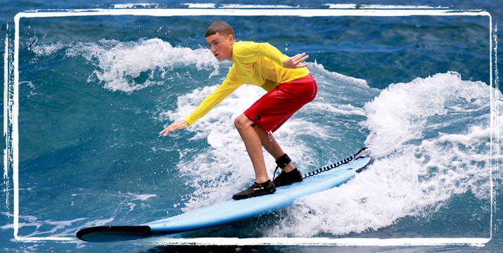 卡哈陆吾湾海上冲浪活动