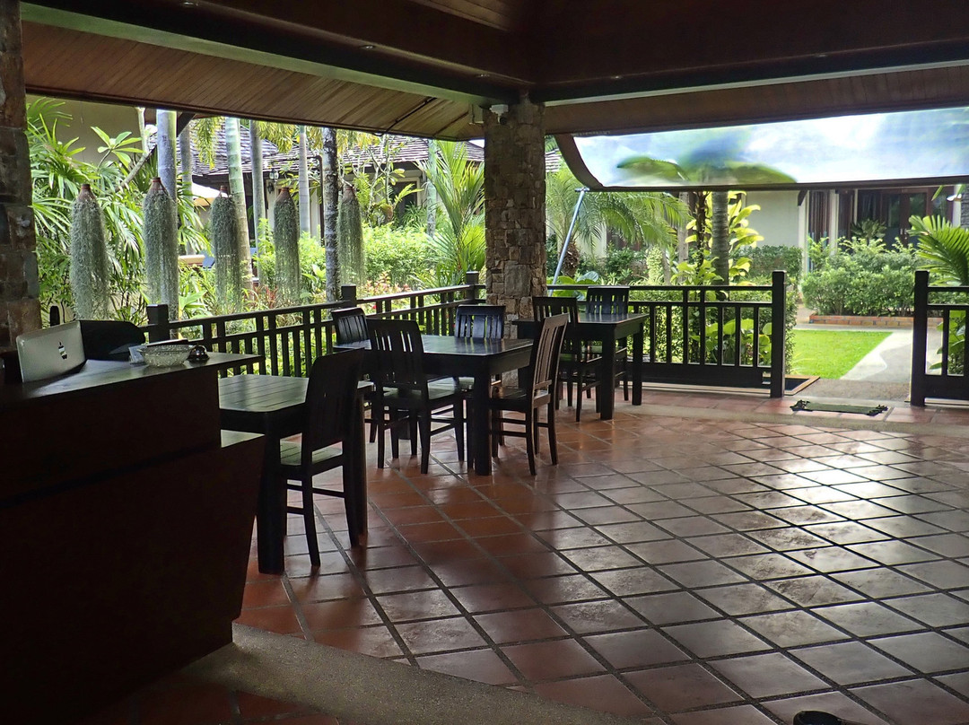 谭排别墅酒店主图