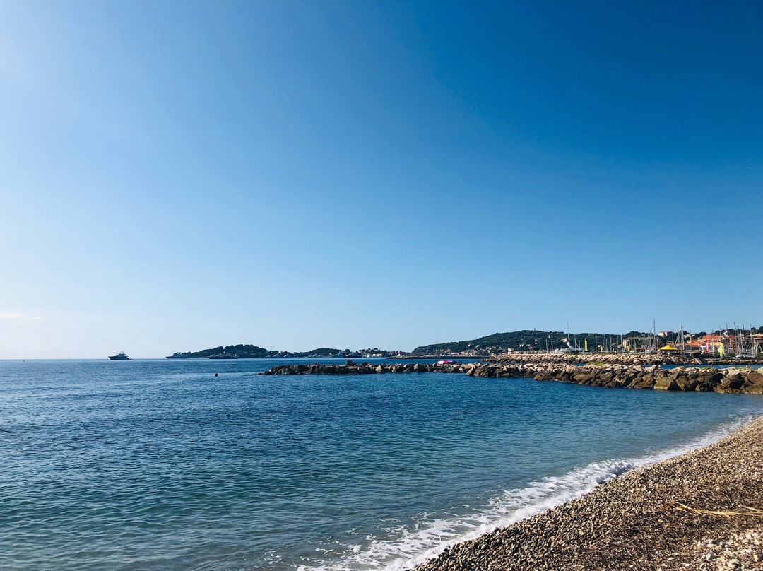 Plage des Fourmis景点图片