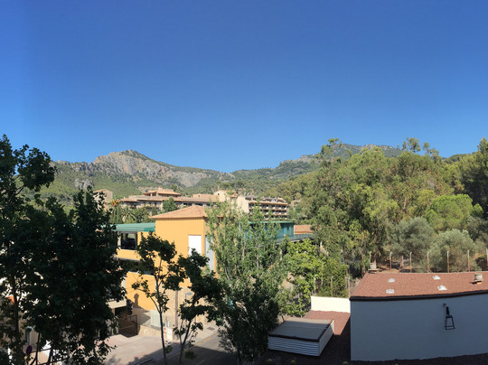 伊甸园酒店主图