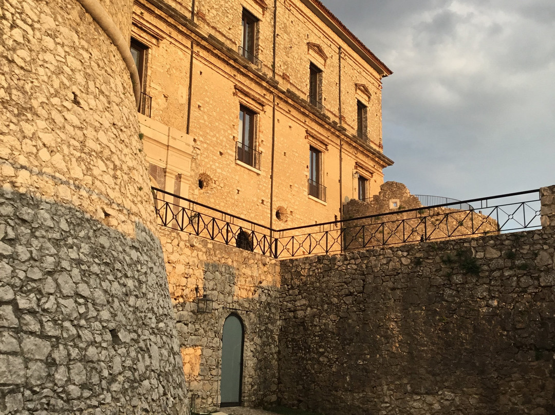 Castello Macchiaroli景点图片