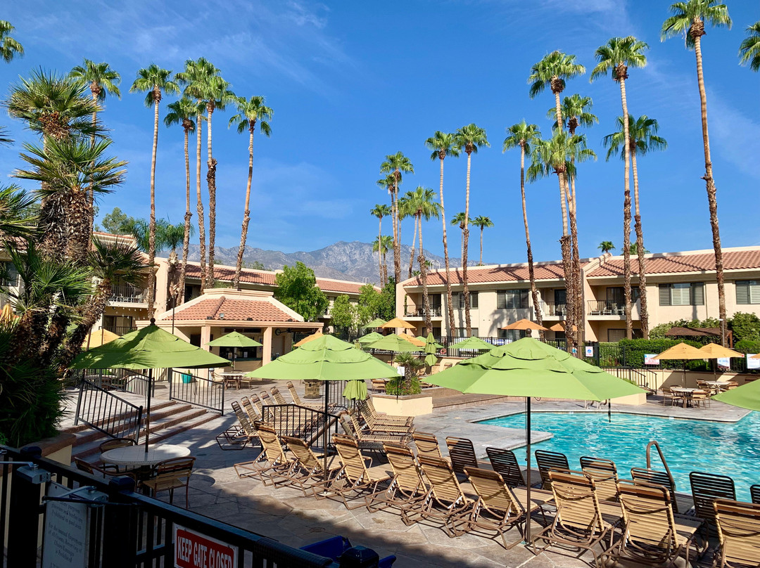 卫尔克沙漠绿洲度假酒店主图