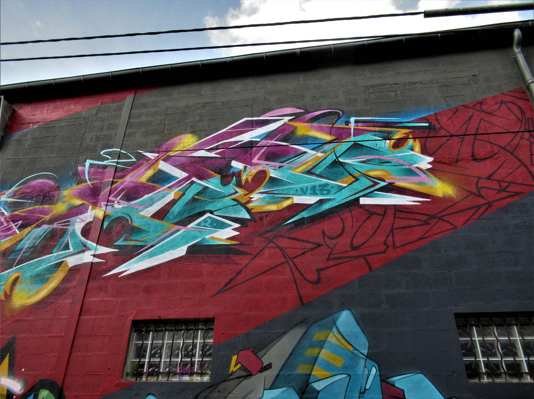 Fresque "Love and Hate"-欧贝维利耶必去景点