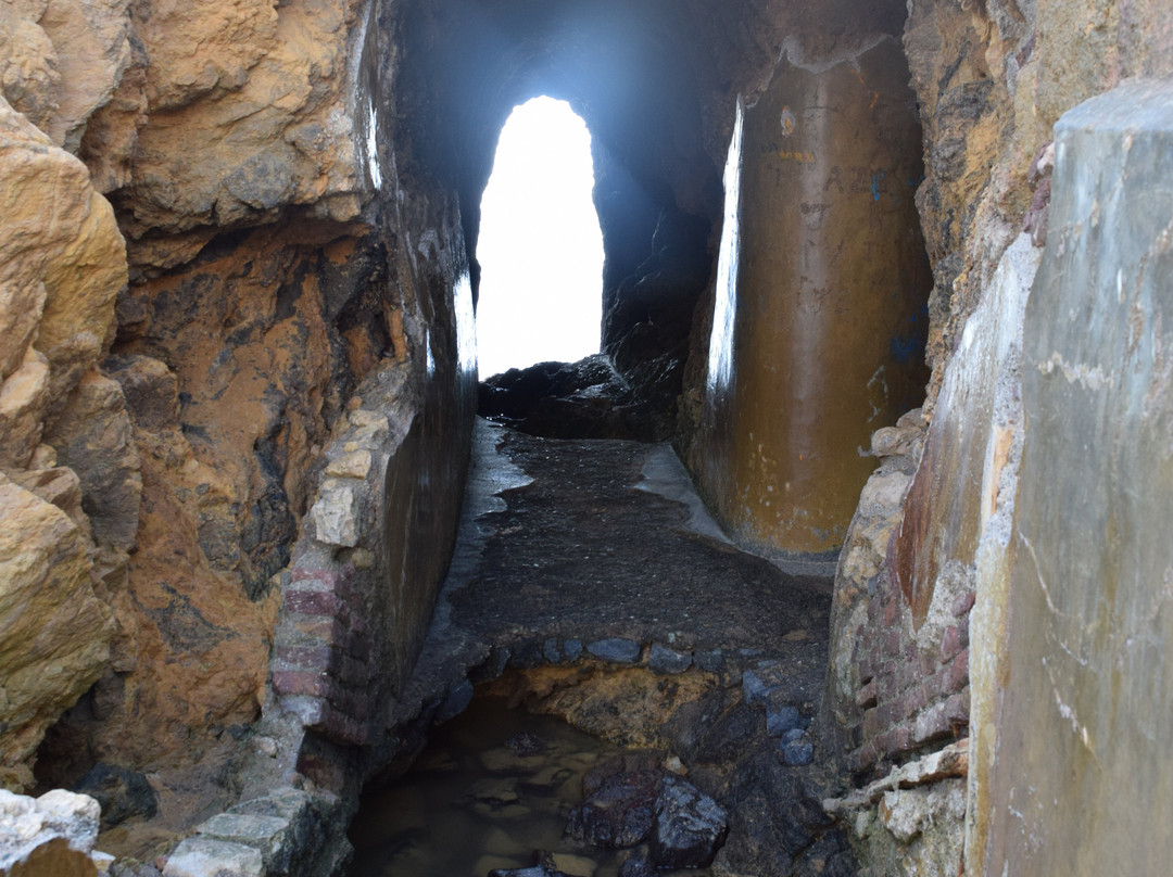 Old Water Supply Entrance Of Las Salinas-穆尔西亚马萨龙港必去景点