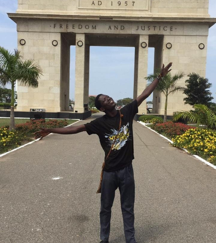 Black Star Gate-阿克拉必去景点