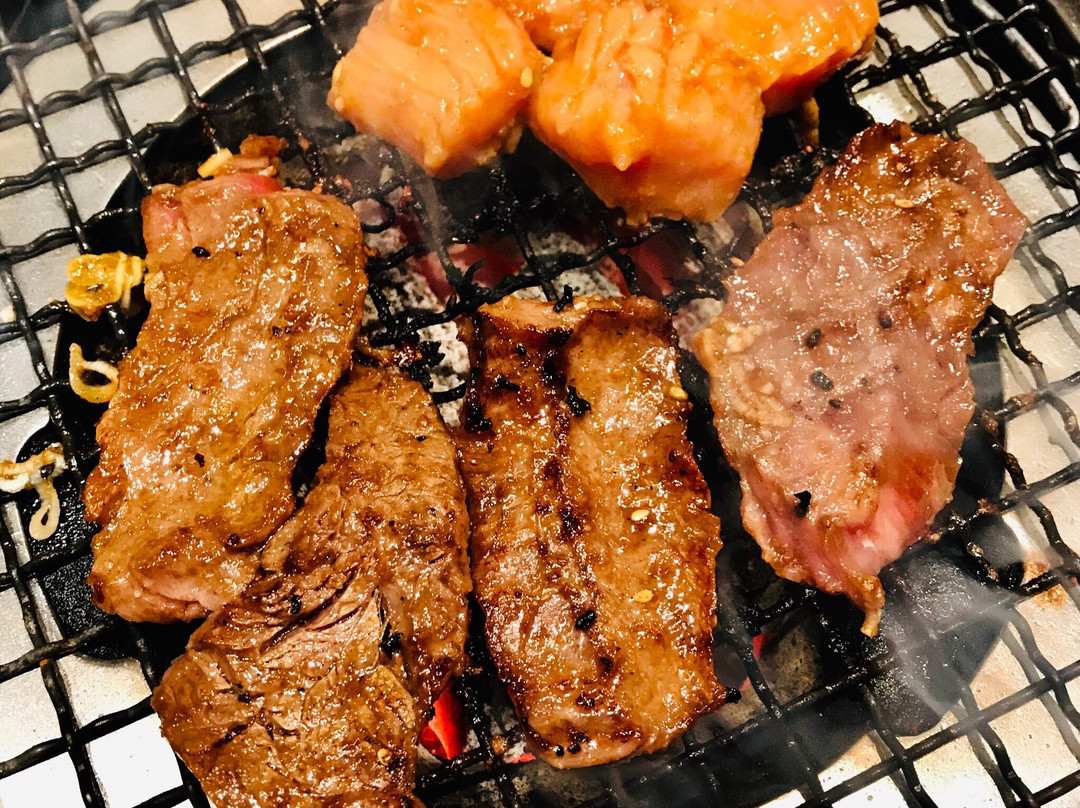 炭火焼肉 山水園