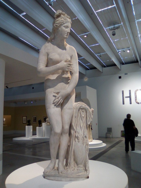 Louvre-Lens-Lens必去景点