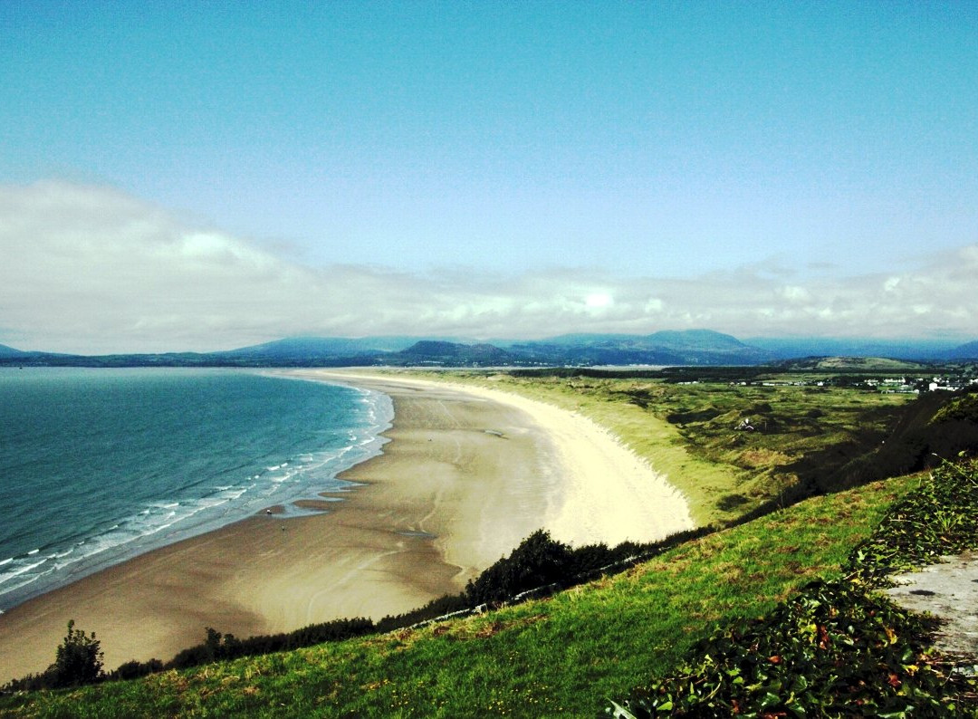 Harlech Beach景点图片