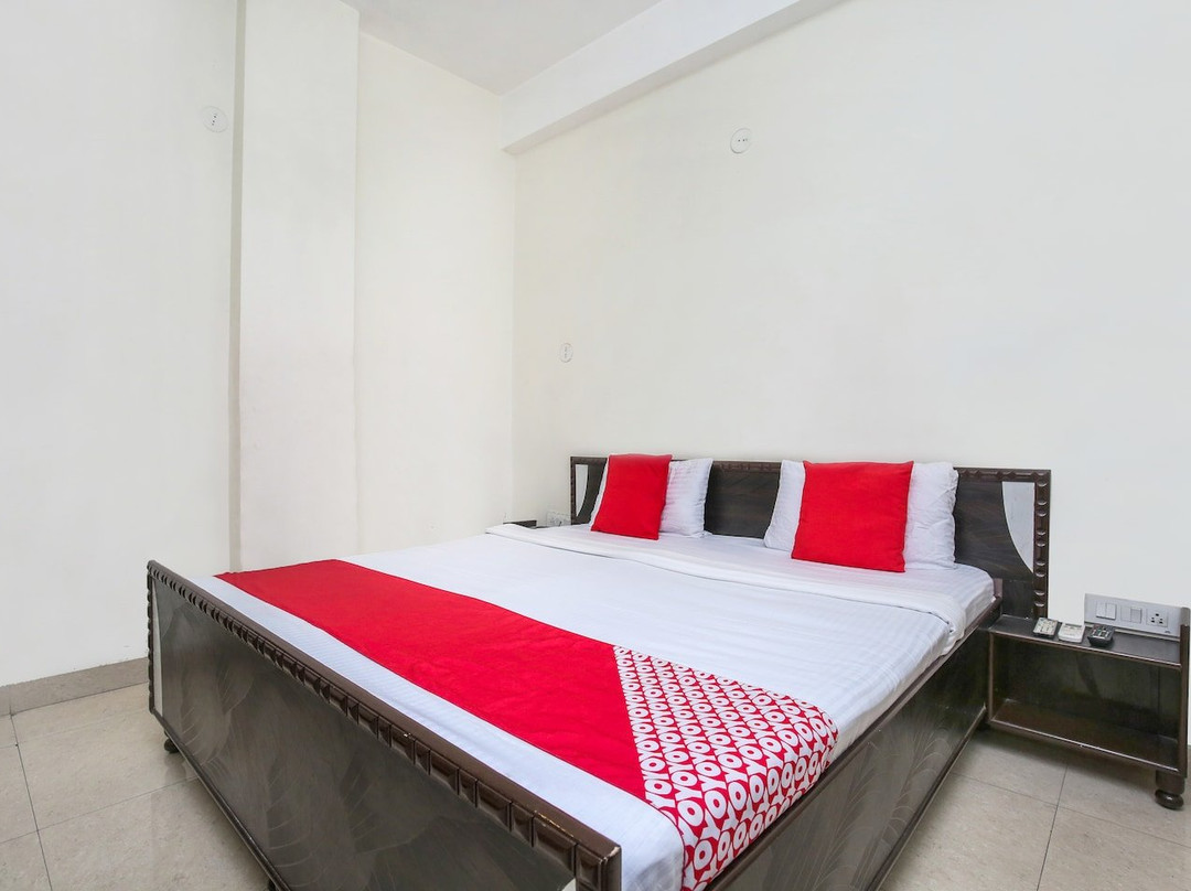 OYO 24978 Maryada Hotel主图