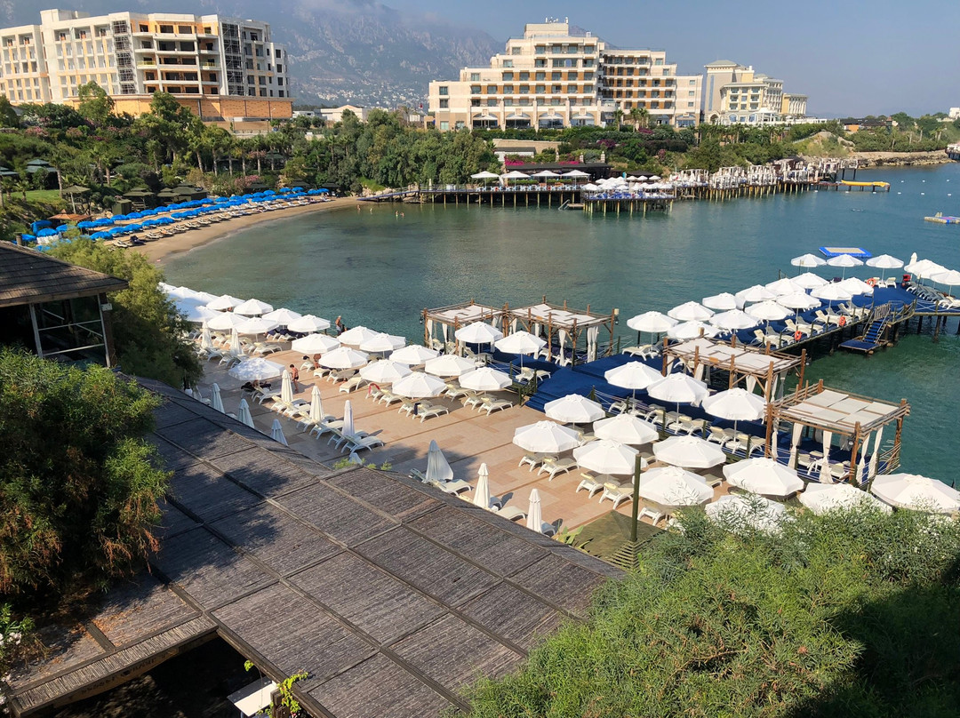 Merit Crystal Cove Hotel主图