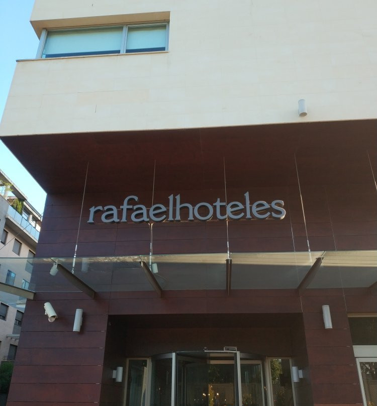 阿尔卡拉广场拉斐尔酒店主图