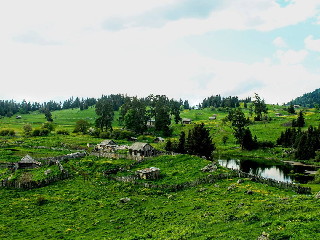 Kakhisi Lake景点图片