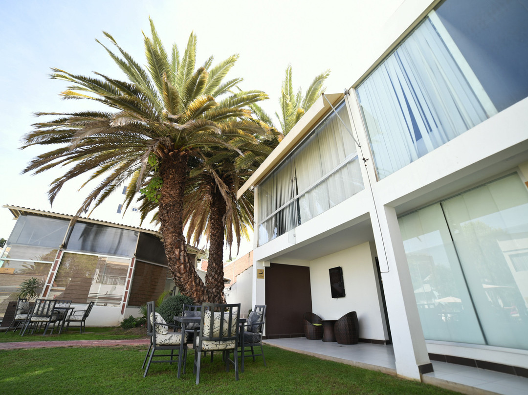 Camino Plaza Hotel主图