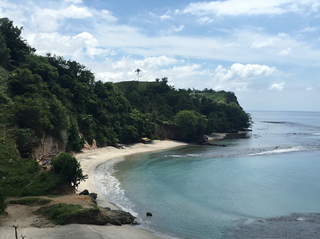 Mahembang Beach景点图片