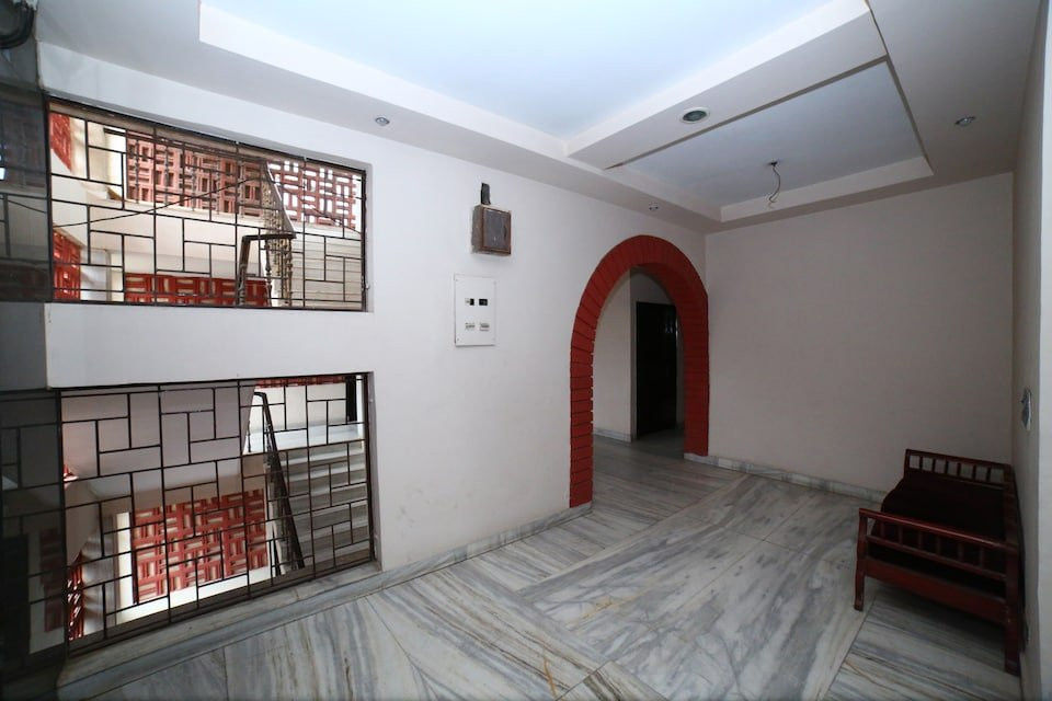 OYO 1067 Hotel Surbhi主图