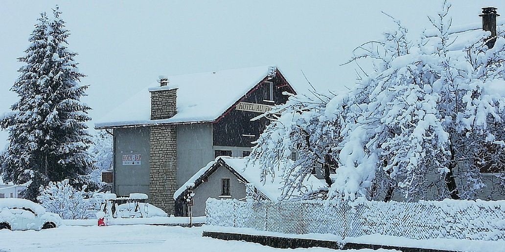 Hôtel Au Feu de Bois-官方