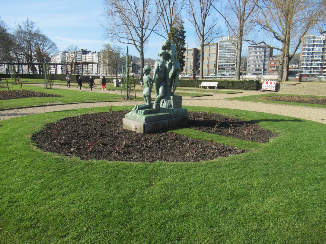 昂格勒尔旅游景点-Statue La Toilette