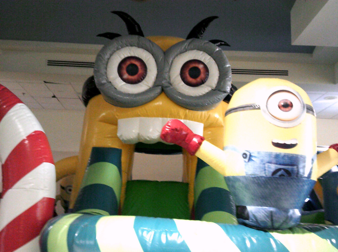 The Dinosaur Playground Bounce House-莱克威尔士必去景点