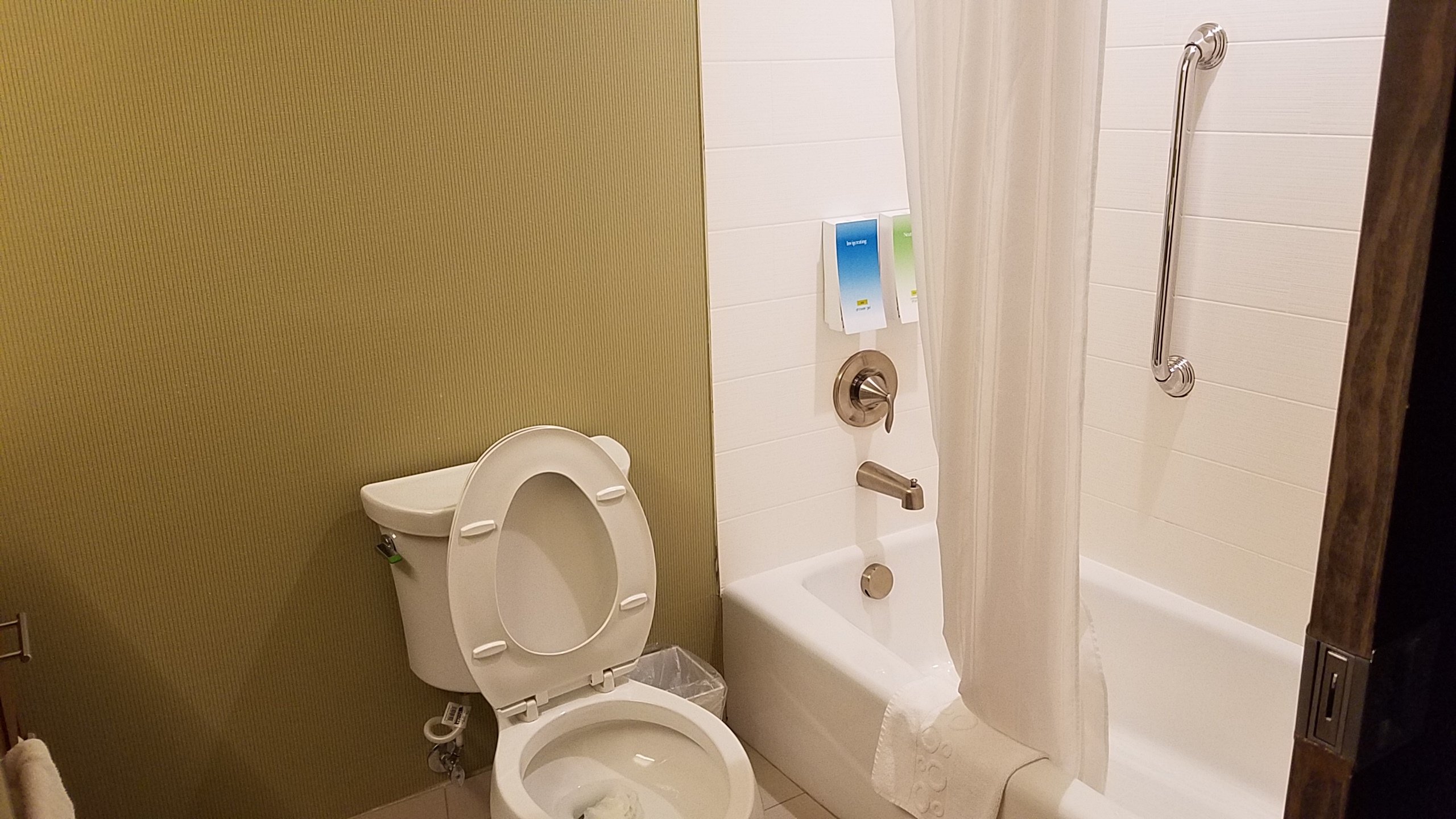 Home2 Suites by Hilton Middleburg Heights Cleveland-浴室