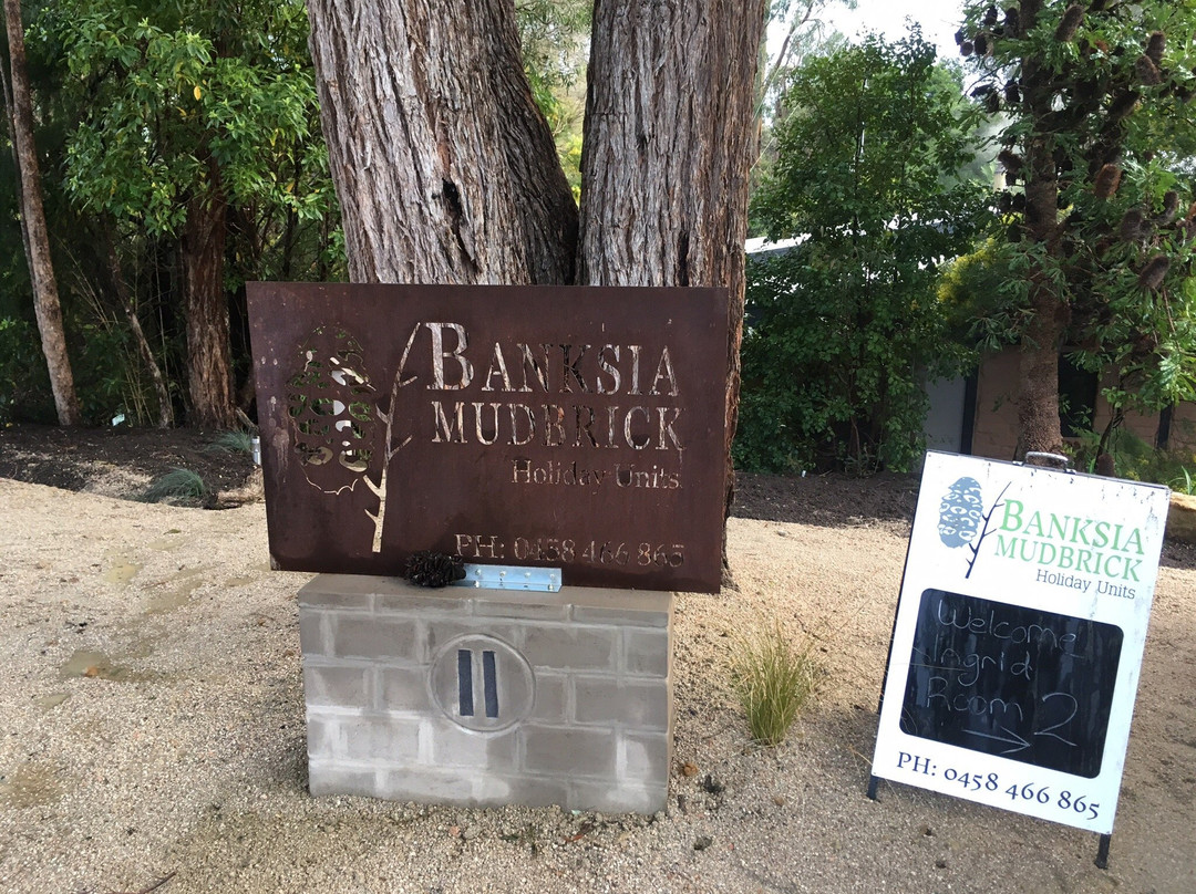 Banksia Mudbrick Holiday Units
