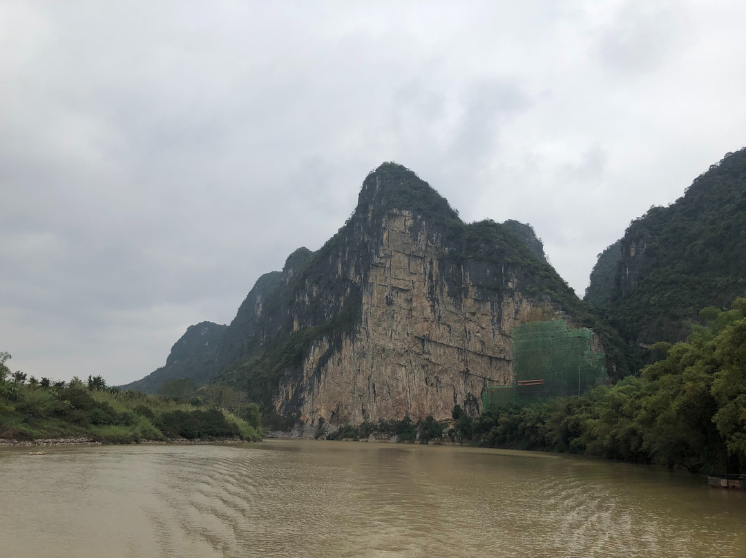 花山岩画景点图片