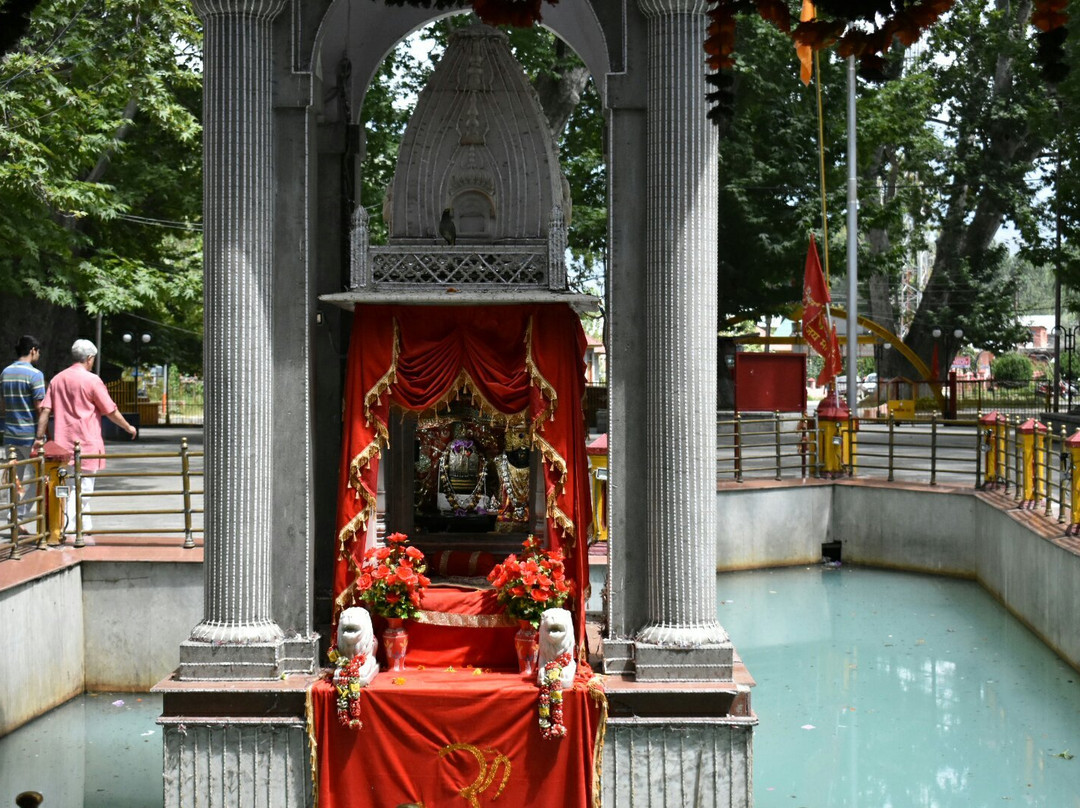 Kheer Bhawani Temple景点图片