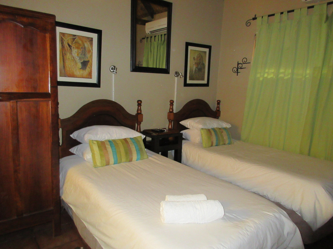 WhyNot Guest Lodge主图