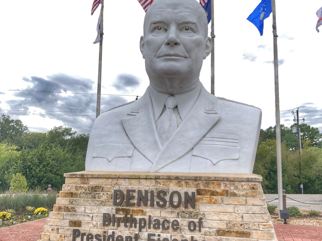 Eisenhower Veterans Monument-丹尼森必去景点