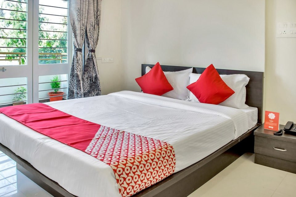 OYO 12042 Green Olives Apartments主图