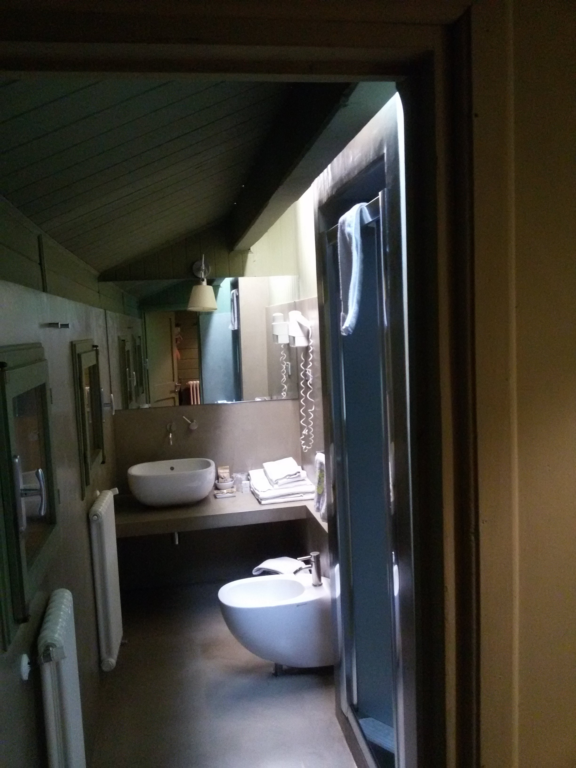 Hotel Village Aosta-浴室