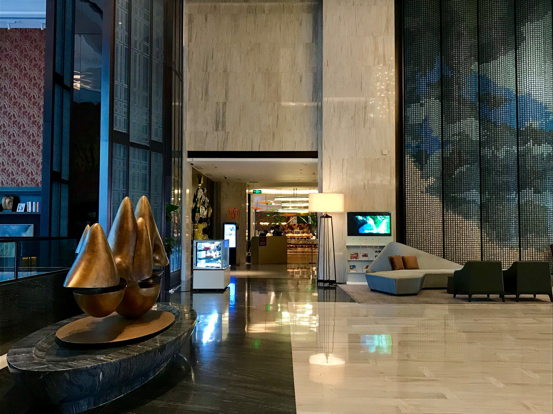 东岭皇冠假日酒店主图