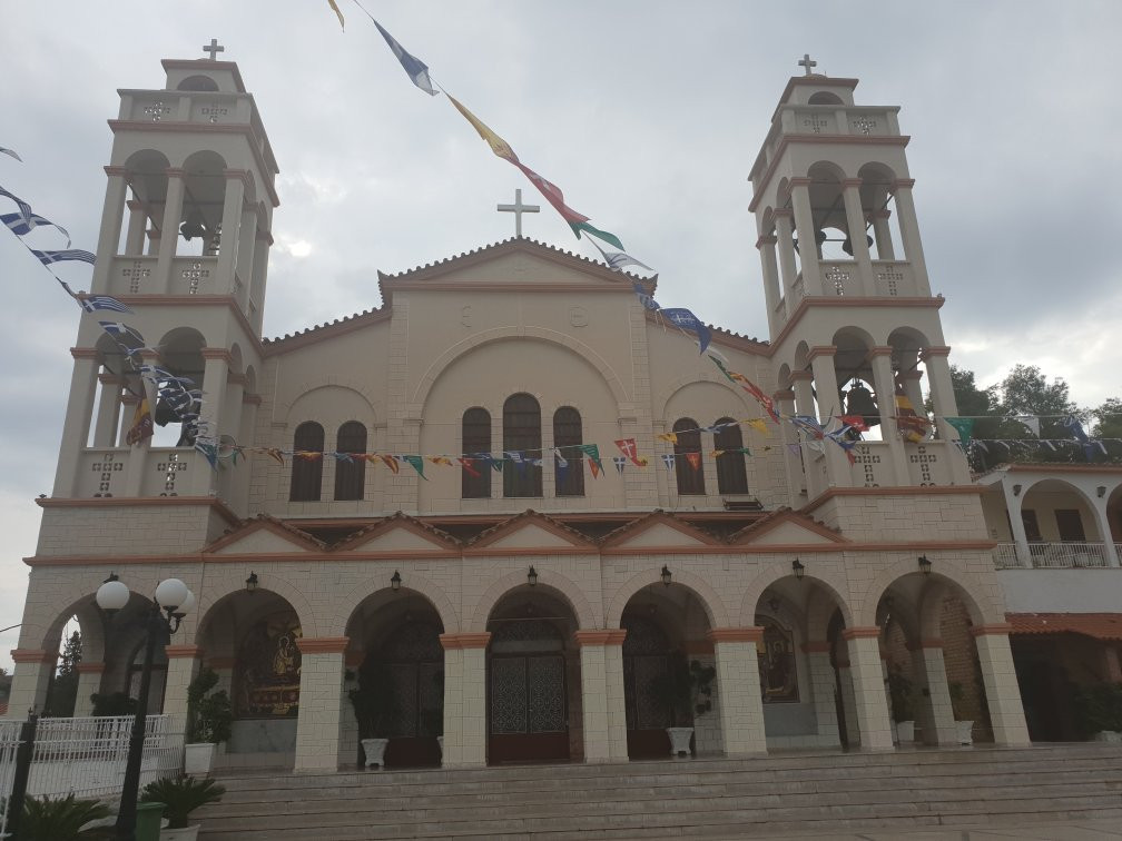 Ieros Naos Evaggelistria-Livadia必去景点