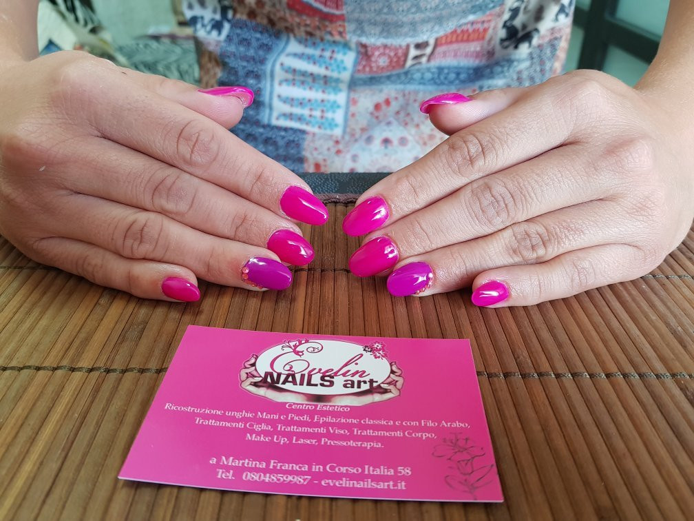 evelin nails art s.a.s.-马丁纳弗兰卡必去景点