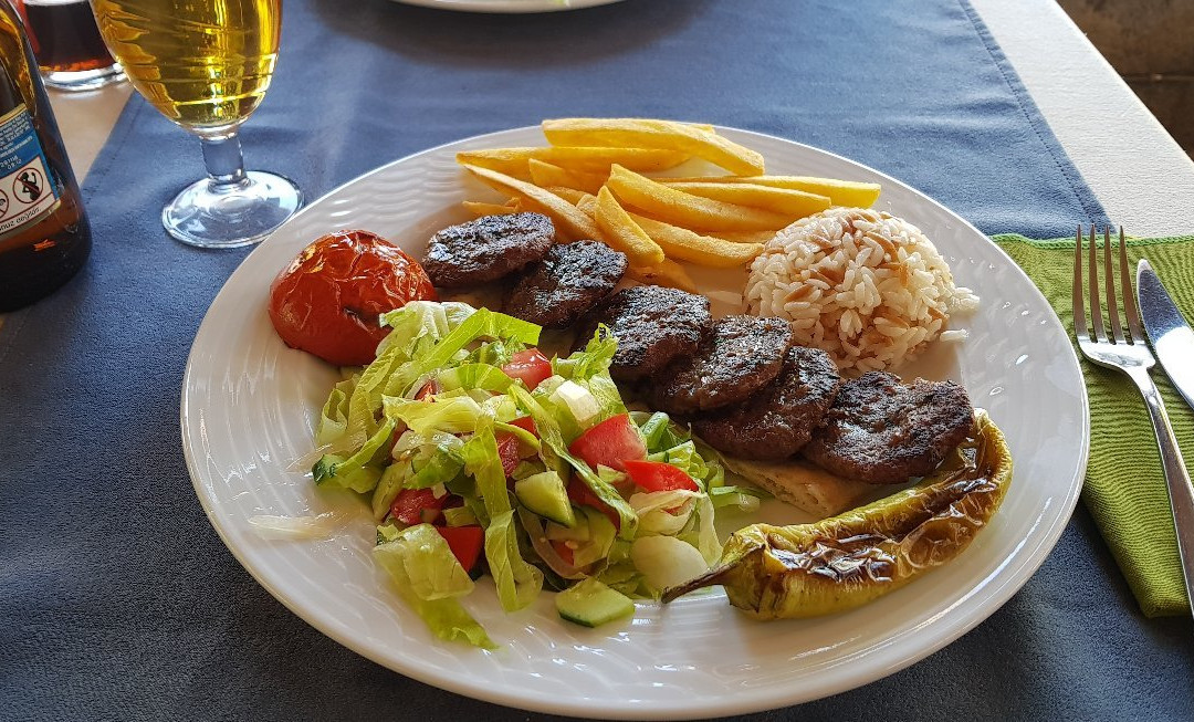 Rami family Restaurant & Cafe