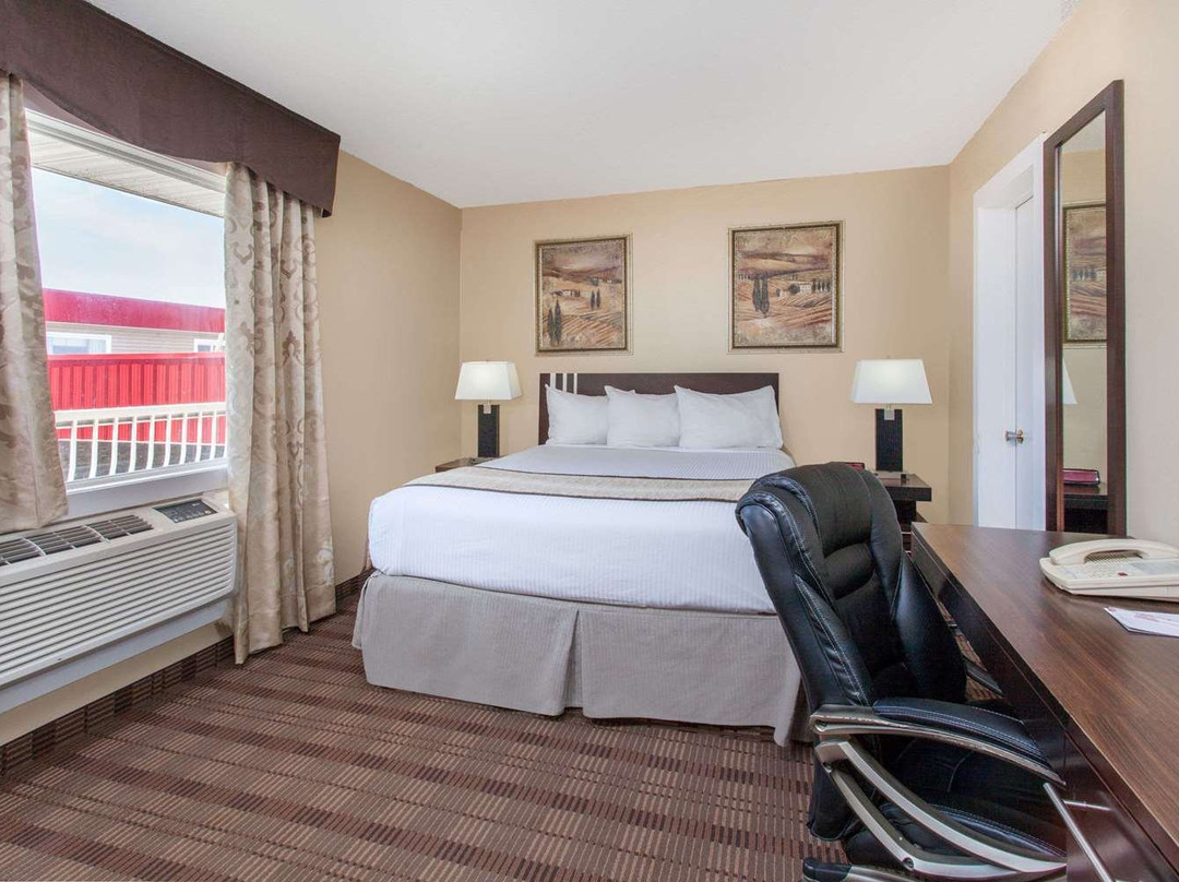 Econo Lodge Inn & Suites主图