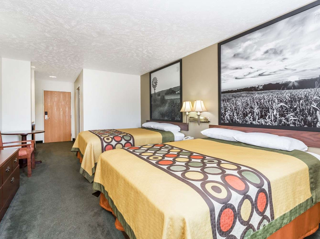 Super 8 by Wyndham Alma主图